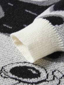 Manfinity Hypemode Men Star Pattern Sweater - Black and White - View 7