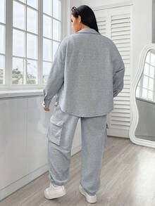 SHEIN EZwear 大碼字母圖案落肩袖襯衫&翻蓋口袋短款背心和褲子 - 灰色 - 查看 2