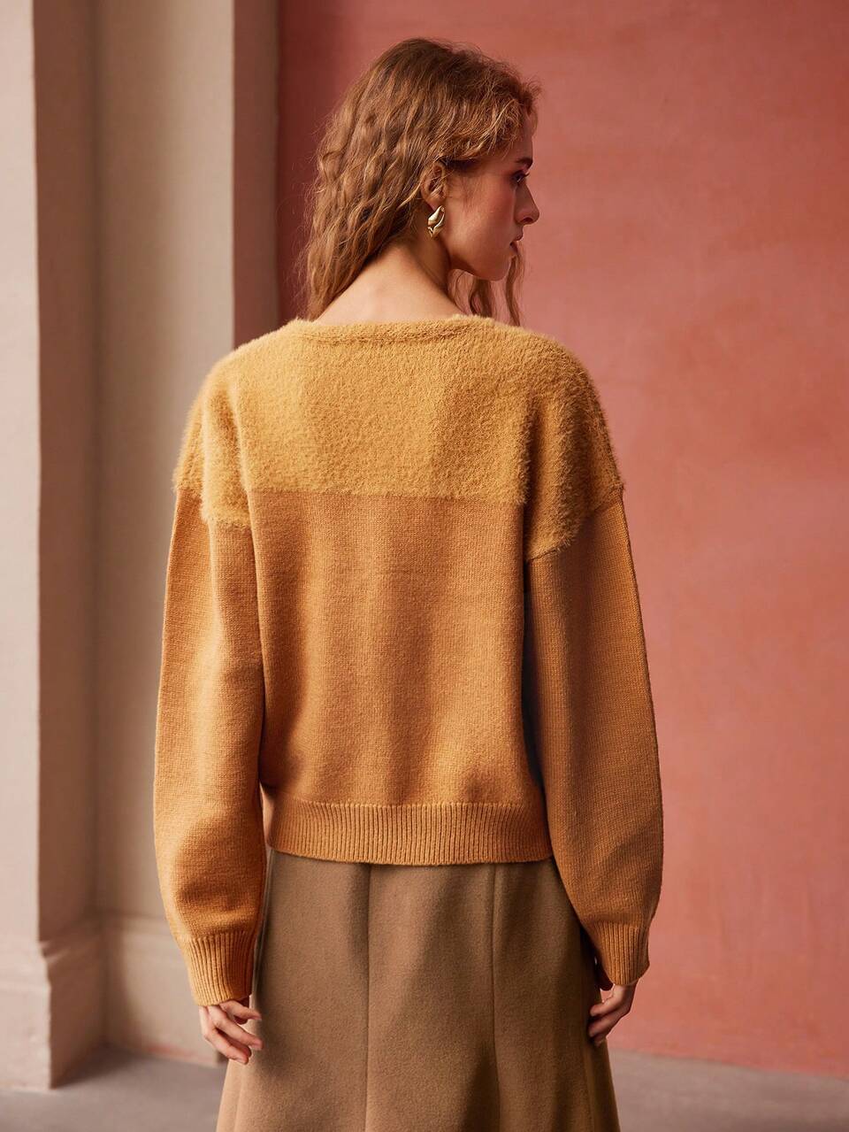 TEXTURED V-NECK SWEATER