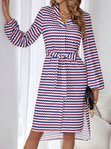 SHEIN Frenchy 鋸齒形印花燈籠袖腰帶襯衫洋裝 - 彩色 - 查看 4