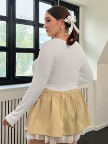 SHEIN Qutie 大碼鏤空不對稱下擺T恤 - 白色 - 查看 2