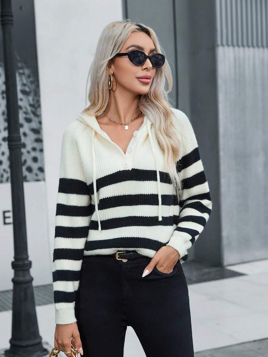 SHEIN LUNE 條紋圖案插肩袖抽繩連帽套頭毛衣 - 彩色 - 查看 1