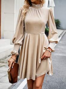 Cổ diềm Tay áo lồng đèn Đầm - Màu be - Xem 5