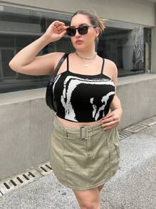 SHEIN Essnce Plus Graphic Pattern Cami Knit Top - Black and White - View 1