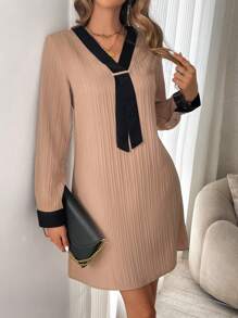 SHEIN Frenchy 拼接邊V領洋裝 - 杏色 - 查看 1