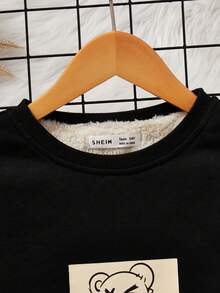 Áo thun có lót gấu bông và chữ cái tuổi teen - màu đen - Xem 3