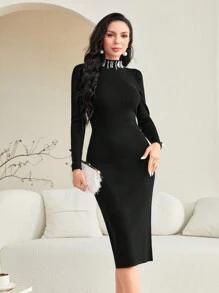 Modelyn 字母圖案小高領緊身毛衣洋裝 - 黑色 - 查看 1