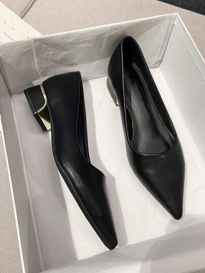 秋冬简约时尚休闲粗跟女鞋，3厘米鞋跟高度，适合工作、平底鞋