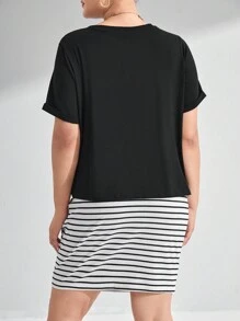 SHEIN LUNE 大碼素色T恤&條紋印花半身裙 - 黑與白 - 查看 2