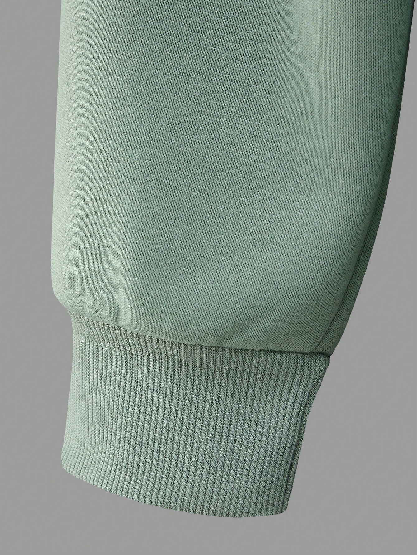 هودي رجالي شتوي بجيوب وشعار جذاب