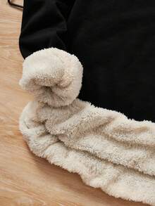 Áo thun có lót gấu bông và chữ cái tuổi teen - màu đen - Xem 4