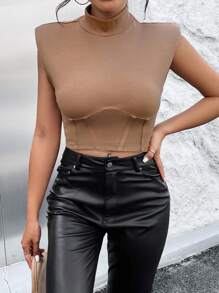 SHEIN Essnce 小高領墊肩背心 - 卡其色 - 查看 4