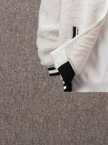 SHEIN Chico preadolescente Cazadora teddy con parche de letra ribete de rayas sin jersey