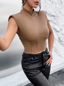 SHEIN Essnce 小高領墊肩背心 - 卡其色 - 查看 5