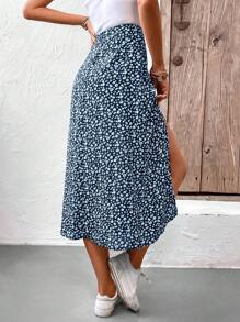 SHEIN Frenchy Falda hasta el muslo con abertura y estampado floral de florecitas