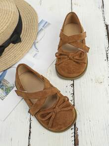 適合寶寶和嬰兒的女孩可愛平底鞋,適合戶外活動和秋季季節,有助於學步