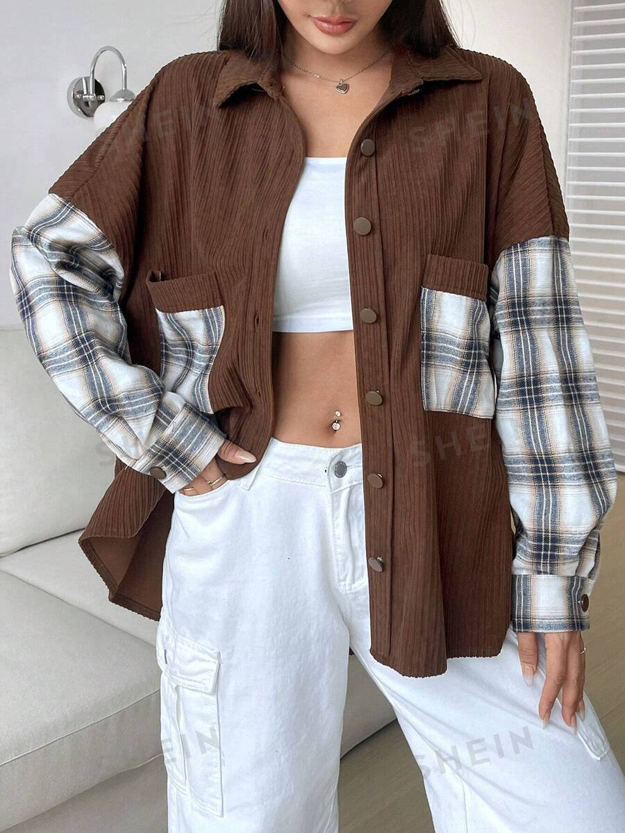 SHEIN EZwear Chaqueta delantera con botones parcheados y bolsillo con hombros caídos y estampado de cuadros - Marrón Chocolate - Ver 1