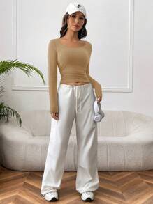 SHEIN EZwear 素色大圓領側收褶短款T恤 - 卡其色 - 查看 6
