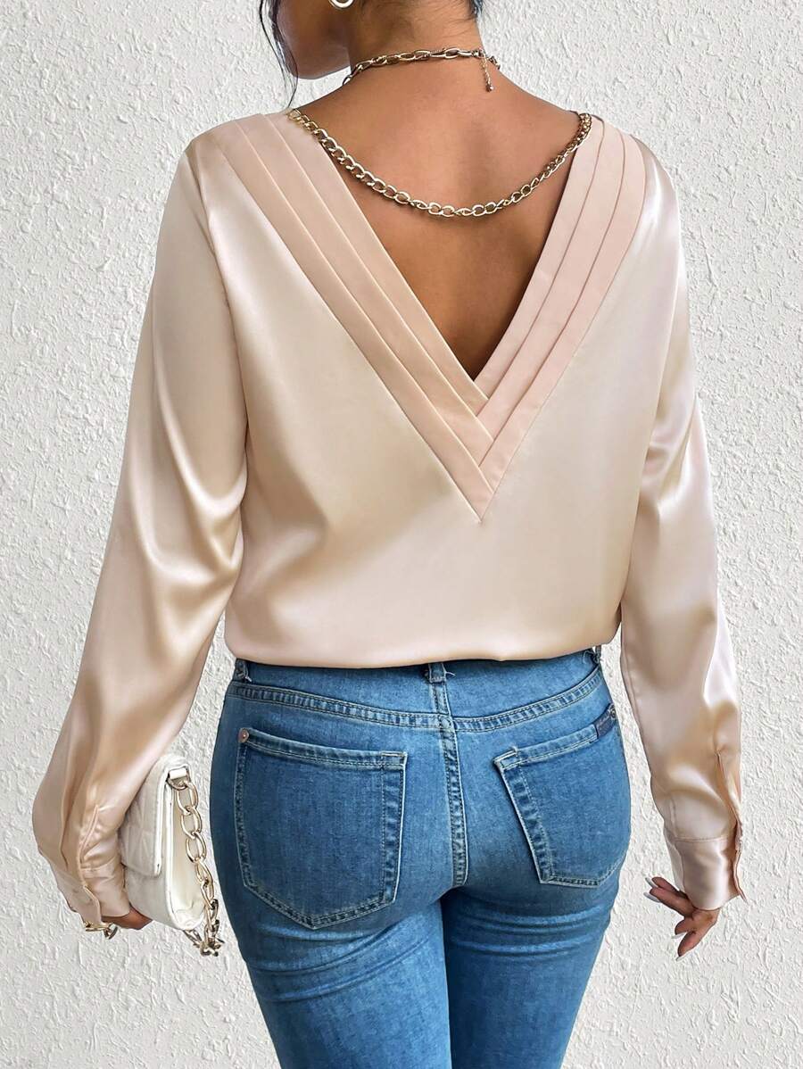 SHEIN Privé 鏈條細節V領襯衫 - 杏色 - 查看 1