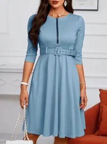 ChicMe 半袖前拉链系腰带中长连衣裙圆领修身简约时尚设计 - 淺藍色 - 查看 5