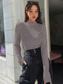 DAZY Áo thun cổ giả có vá chữ chi tiết - Bụi tím - Xem 3
