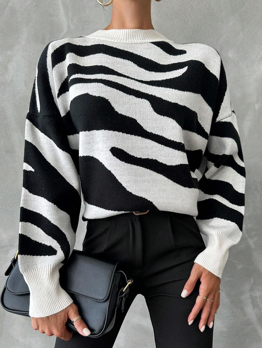 SHEIN Cottnline Plus Size Loose Pattern Print Drop Shoulder Sweater Pullover - White - View 1