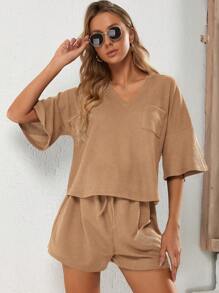 SHEIN Maternidad Shorts con camiseta de hombros caídos Set - Caqui - Ver 3