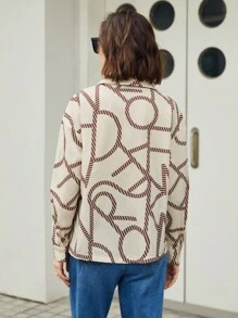 BizChic Áo sơ mi có nút họa tiết chữ cái phía trước - Nhiều màu - Xem 2