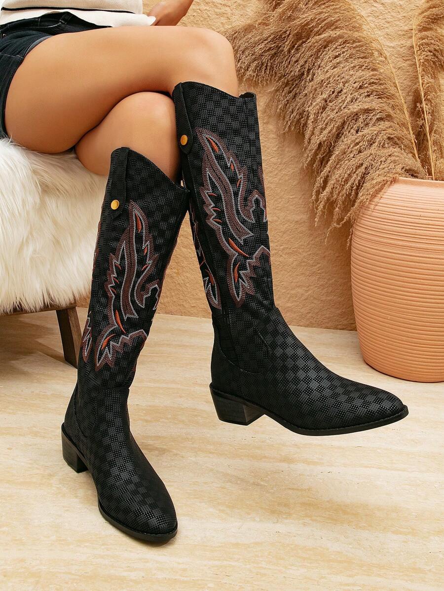 Styleloop Botas de moda de tacón alto hasta la rodilla para mujer con punta y detalles de bordado, botas de vaquero para mujeres