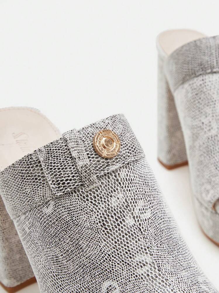 SheIn ICON Của phụ nữ In rắn Thời trang Đồ trang trí khóa Con la Giày cao gót Dép xăng đan - Đen và trắng - Xem 6
