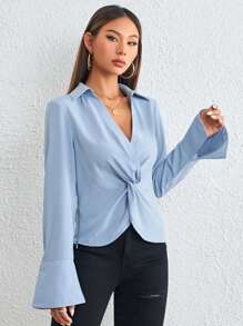 SHEIN Privé 前扭結開叉喇叭袖上衣 - 藍色 - 查看 4