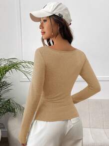 SHEIN EZwear 素色大圓領側收褶短款T恤 - 卡其色 - 查看 3