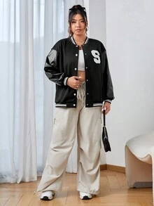 SHEIN EZwear 大碼字母植絨條紋飾邊落肩袖學院風夾克 - 黑色 - 查看 4