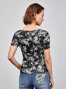 BizChic Floral Print Sweetheart Neck Tee - Black - View 2