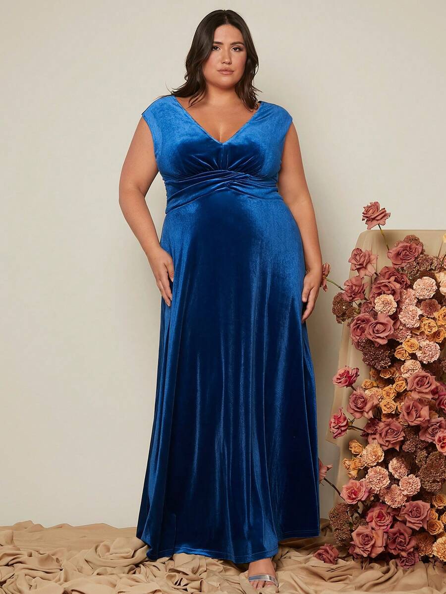 SHEIN Belle Plus Ruched Front Velvet Bridesmaid Dress Formal Dress - Blue - View 1
