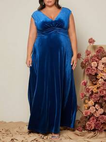 SHEIN Belle Plus Ruched Front Velvet Bridesmaid Dress Formal Dress - Blue - View 2