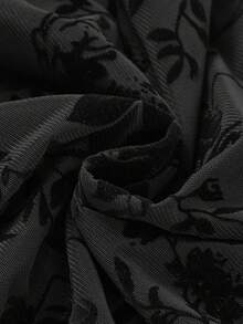 SHEIN MOD 花卉圖案提花雞心領口T恤 - 黑色 - 查看 3