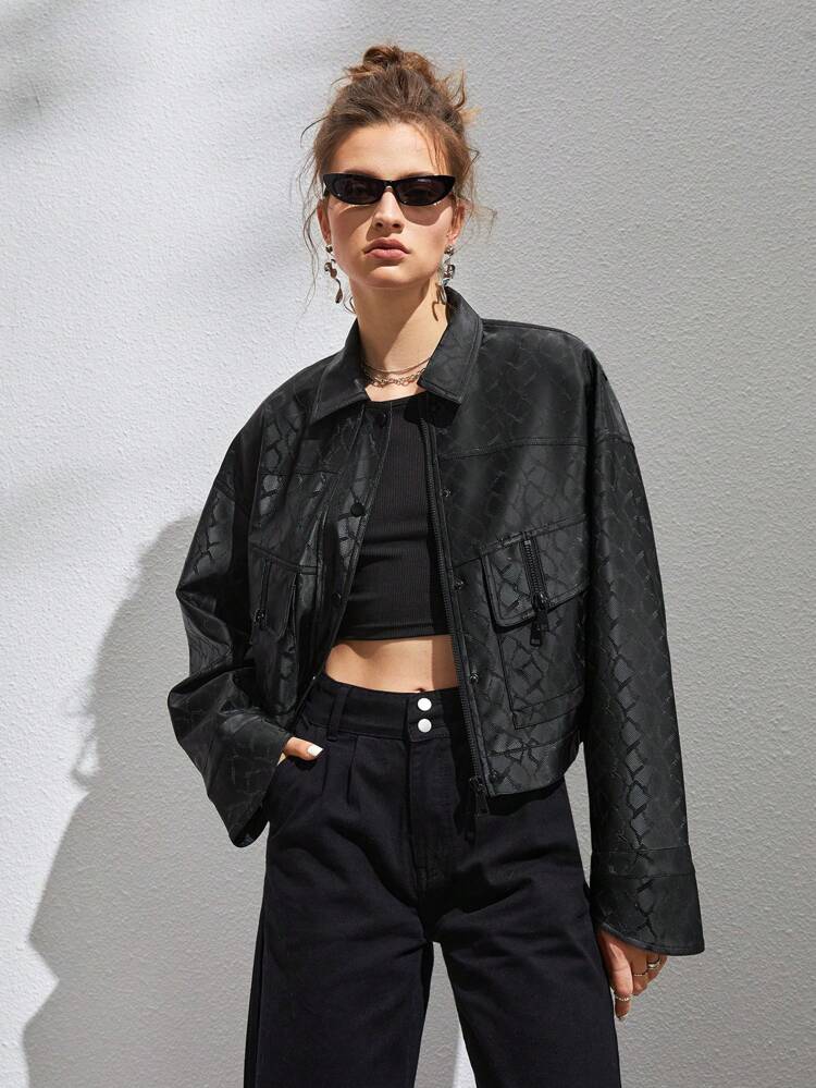 Cazadora con bolsillo con solapa de hombros caídos