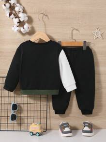 SHEIN Baby Boy Letter Graphic Colorblock Sweatshirt & Sweatpants - Black - View 2