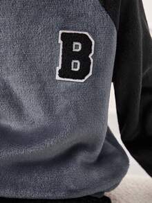 SHEIN بيجامة مكونة من بلوزة سويت شيرت سميكة بألوان متباينة مع بنطلون أحادي اللون للأولاد المراهقين - الأسود - مشاهدة 4