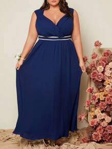 SHEIN Belle 大碼雞心領口珍珠膠帶細節伴娘洋裝 - 藍色 - 查看 1