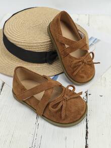 適合寶寶和嬰兒的女孩可愛平底鞋,適合戶外活動和秋季季節,有助於學步