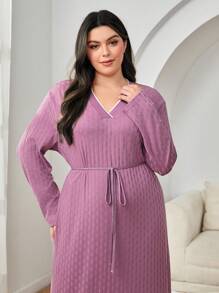 Mulvari 大碼棉素色V領繫腰帶洋裝 - 紫色 - 查看 4