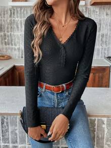 SHEIN Frenchy 網眼刺繡前紐扣T恤 - 黑色 - 查看 5