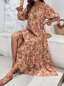 SHEIN VCAY 通體花卉印花荷葉邊袖荷葉邊下擺罩衫裙 - 彩色 - 查看 1