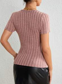SHEIN Privé 紐扣細節側收褶圍裹T恤 - 藕粉色 - 查看 2