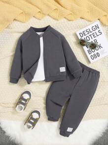 SHEIN 男嬰字母貼布插肩袖飛行員夾克和運動褲不帶T恤 - 深灰色 - 查看 1