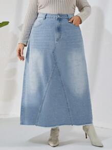 SHEIN Privé 大碼斜口袋毛邊緣牛仔半身裙 - 淺色水洗藍 - 查看 1