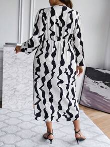 SHEIN Franclia 大碼通體印花燈籠袖裹身下擺洋裝 - 杏色 - 查看 2