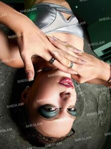 SHEGLAM Cosmic Come Up Collection Set Alien Gothic Makeup Set Technical Space Makeup Kit Brand Beauty Makeup Face Paint Cosmetic For Women Girls Perfect For Winter Spring Ideal For Y2K Fancy Fashion Suitable For Birthday Valentine'S Day Gift Rave Party Ready Best Color - Multicolor - View 7